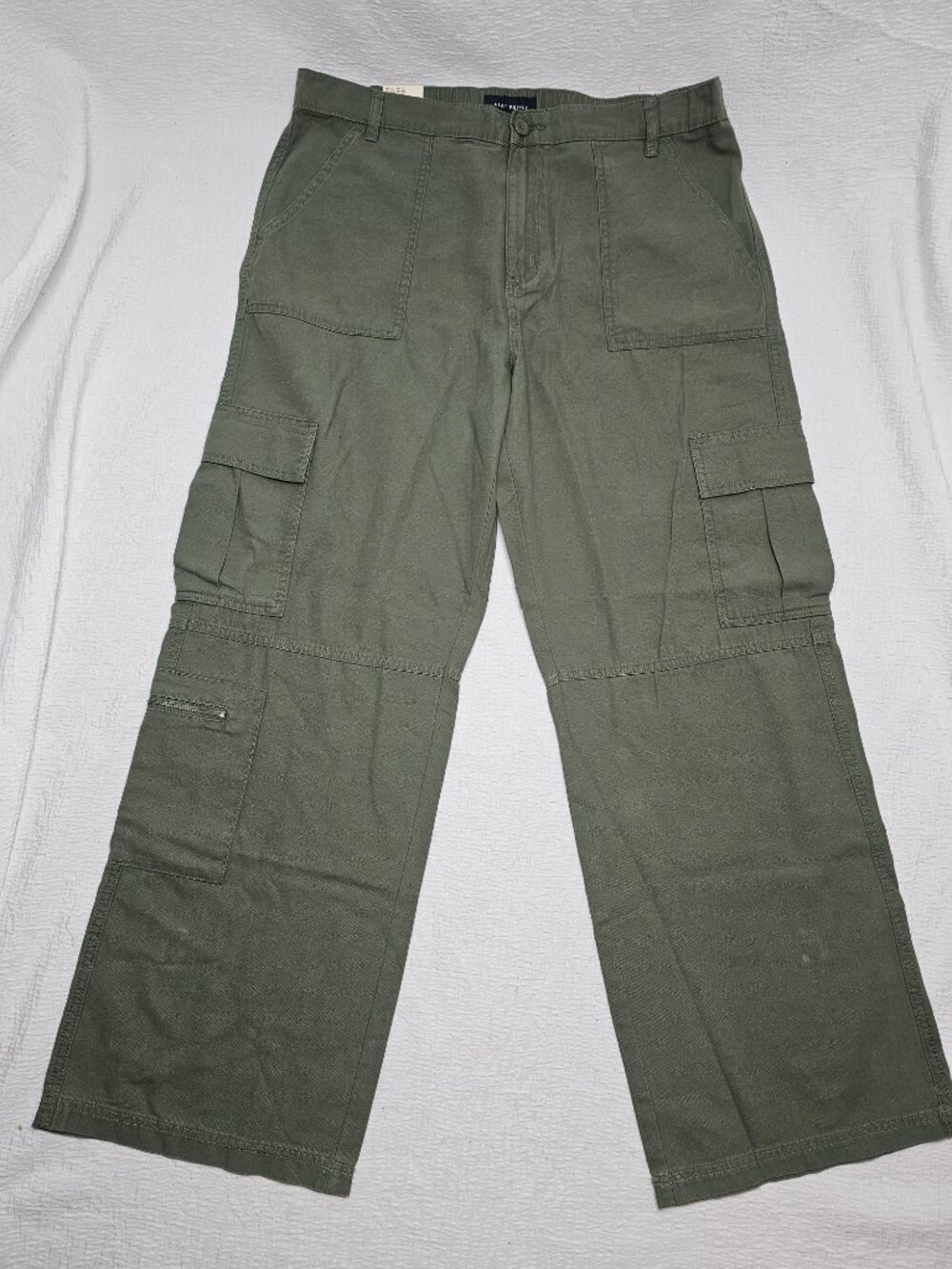 Aeropostale Women's Relaxed Fit Mid Rise  Straight Leg Utility Cargo Pants XL - Picture 2 of 6